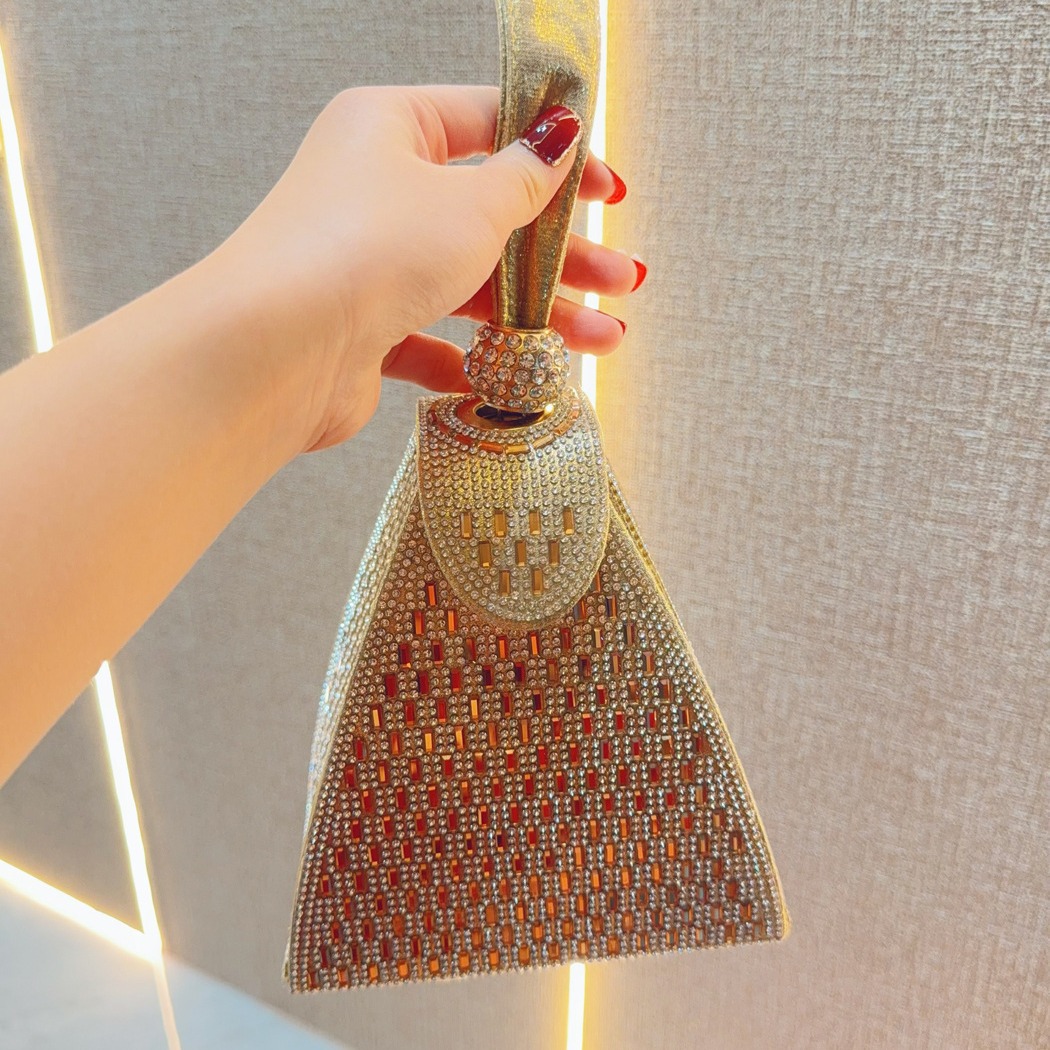 Rhinestones Luxury Evening Bag - đánh giá và giá Luxury Bags Pyramid