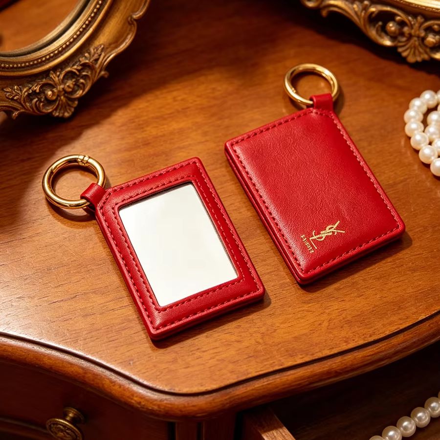 YSL Red Leather Square Mini Po - đánh giá và giá Luxury Beach Bags Ysl