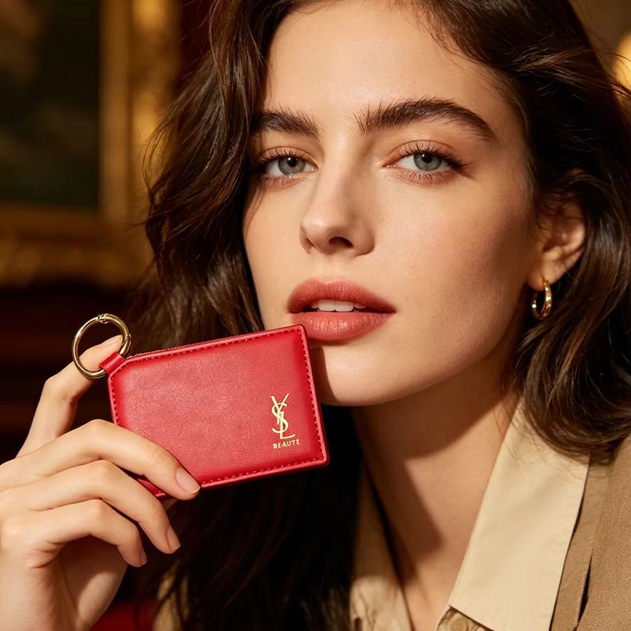 YSL Red Leather Square Mini Po - đánh giá và giá Luxury Beach Bags Ysl